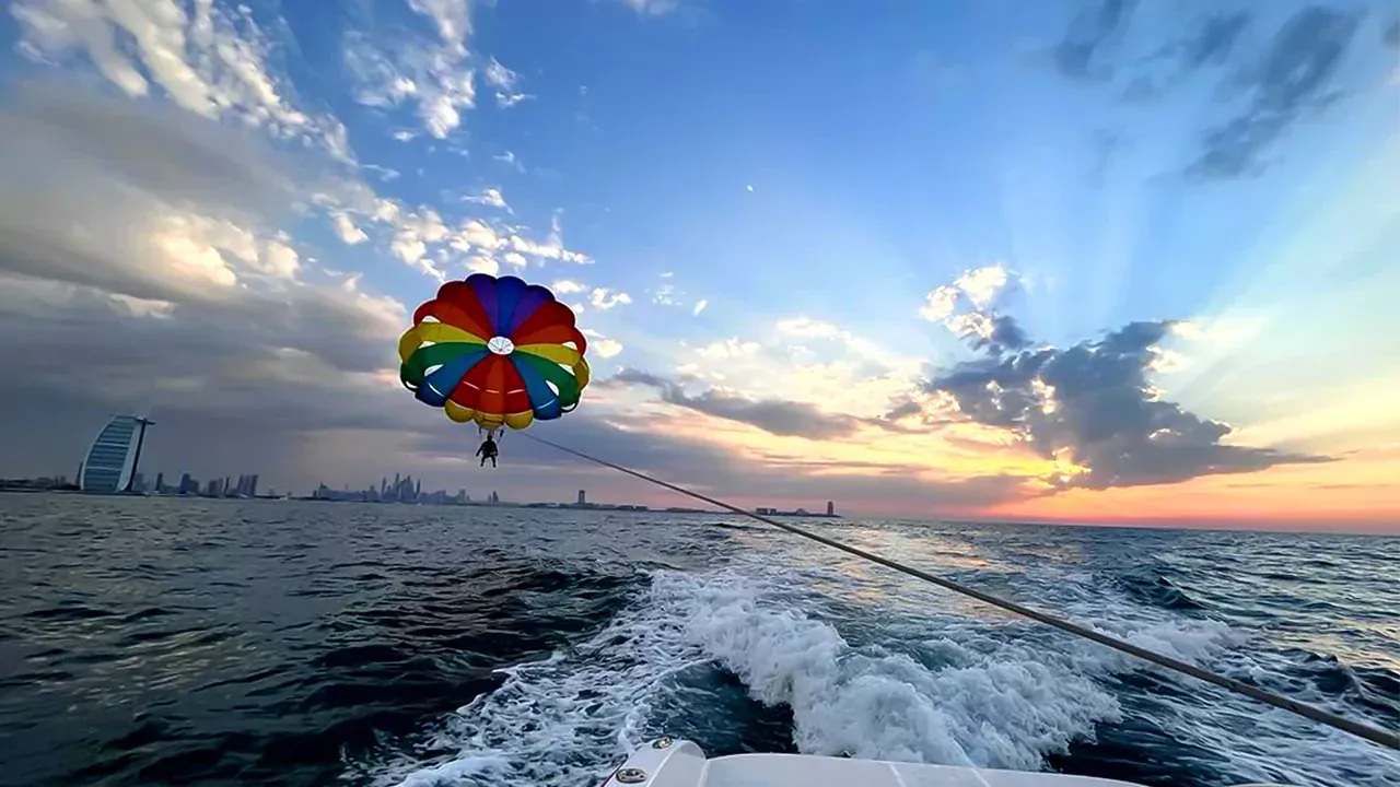 Parasailing with Burj Al Arab View Experience