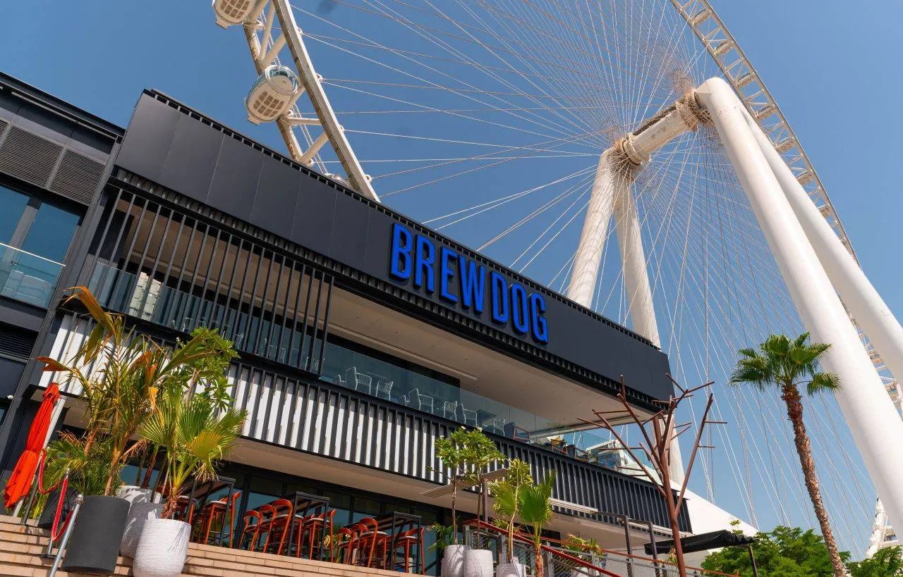 Dubai Iconic Crazy Golf and Craft Beer Combo Experience